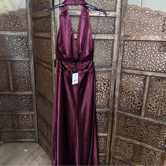 NEW NWT Reformation Oceane Satin Maxi Dress Burgundy - Picture 4 of 5